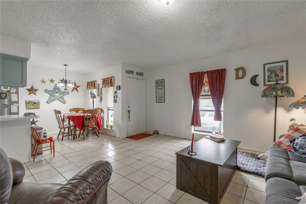 Photo 5 — 1000 Acacia Circle, Noble, OK 73068
