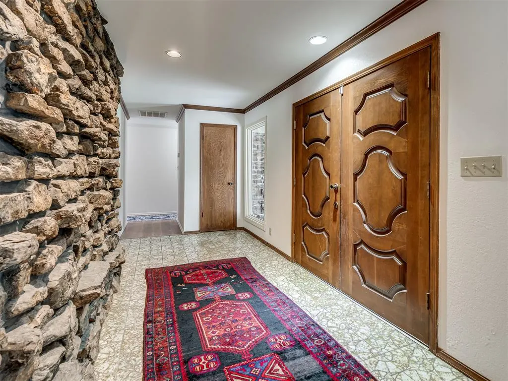 Photo 7 — 6652 S Jamestown Place, Tulsa, OK 74136