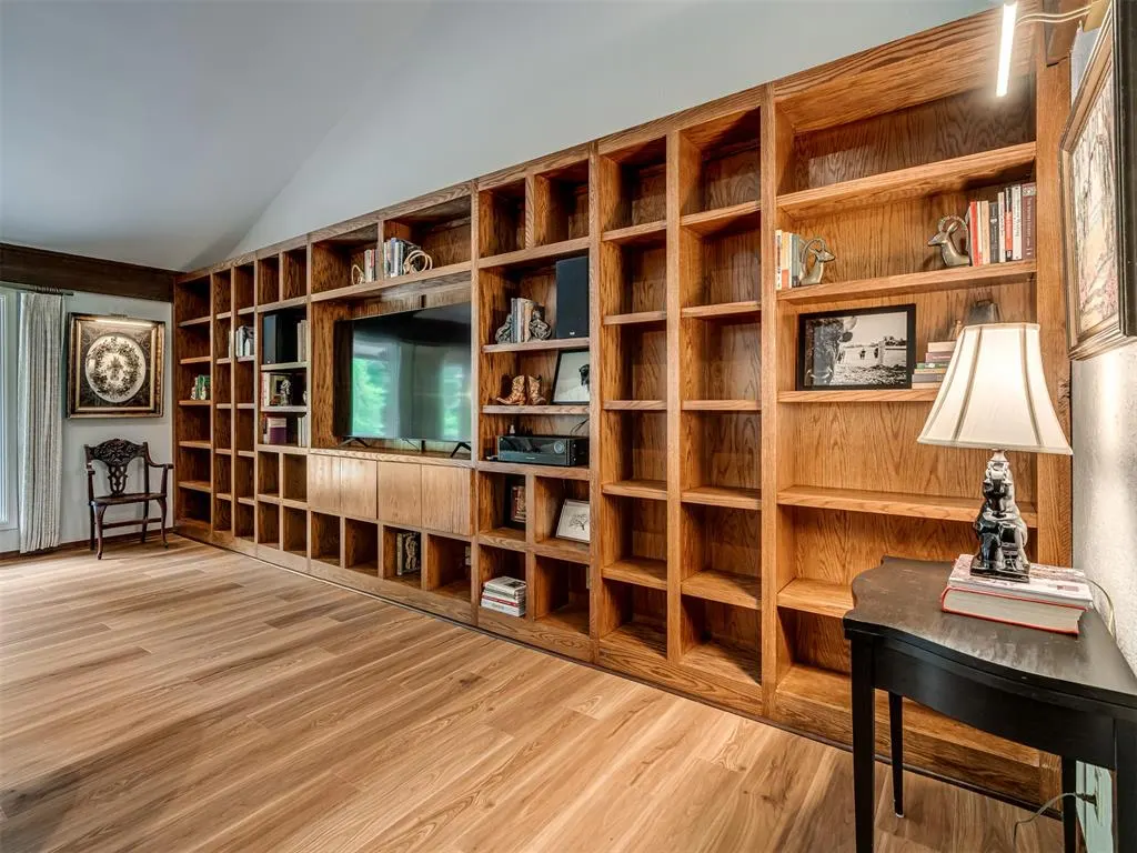 Photo 9 — 6652 S Jamestown Place, Tulsa, OK 74136