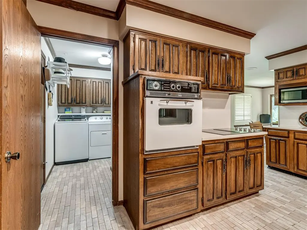 Photo 14 — 6652 S Jamestown Place, Tulsa, OK 74136