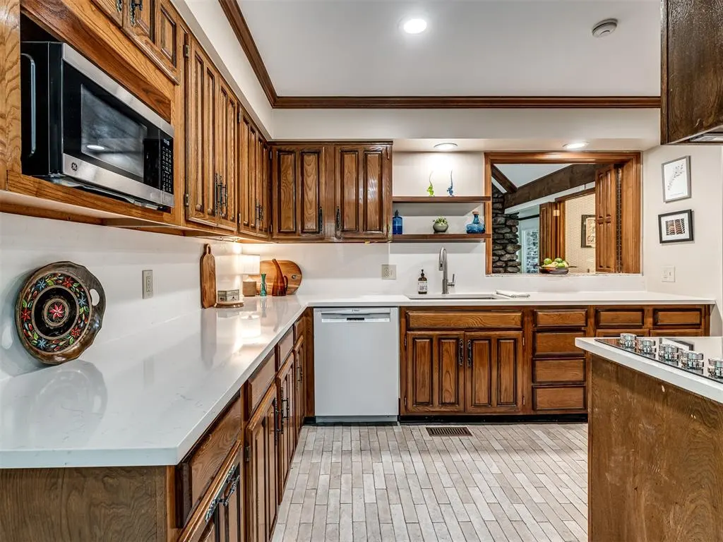Photo 16 — 6652 S Jamestown Place, Tulsa, OK 74136