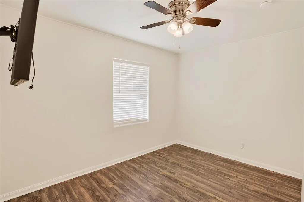 Photo 16 — 111 E Kittyhawk Drive, Midwest City, OK 73110