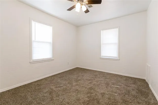 Photo 4 — 324 S Lester Street, Elk City, OK 73644