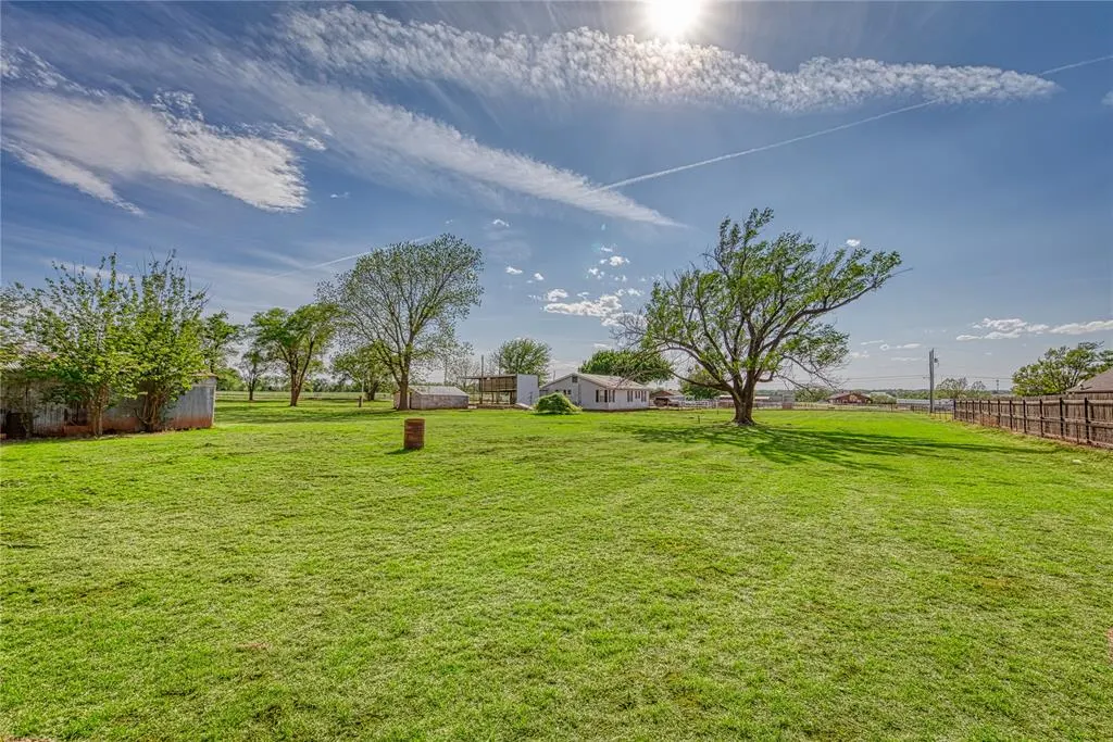 Photo 8 — 324 S Lester Street, Elk City, OK 73644