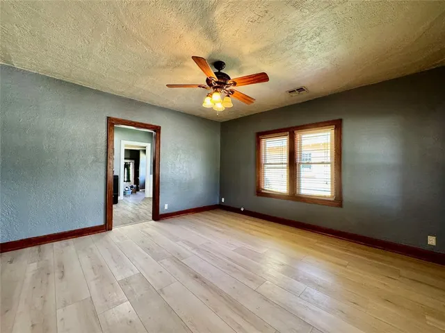 Photo 2 — 609 N Caddo Street, Weatherford, OK 73096