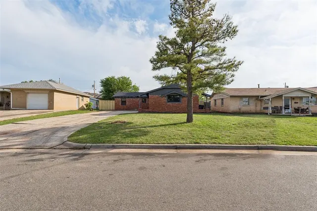 Photo 2 — 3022 SW 57th Street, Oklahoma City, OK 73119