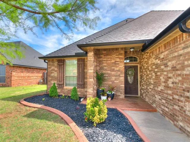 Photo 4 — 4816 Granite Drive, Oklahoma City, OK 73179
