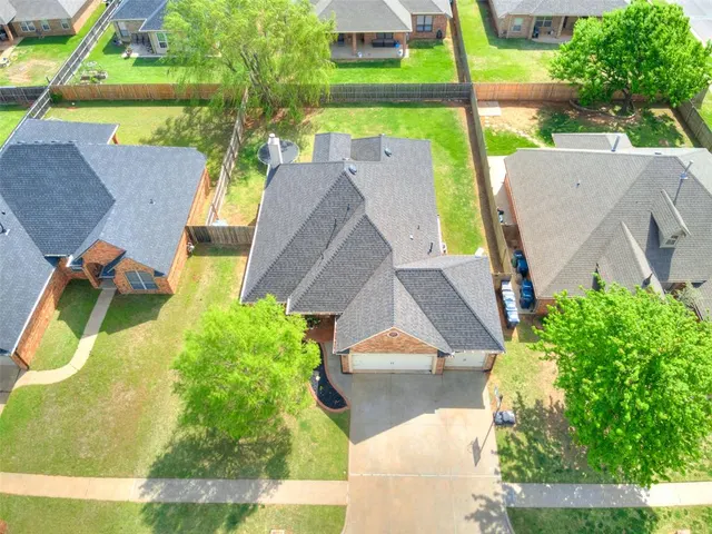 Photo 8 — 4816 Granite Drive, Oklahoma City, OK 73179