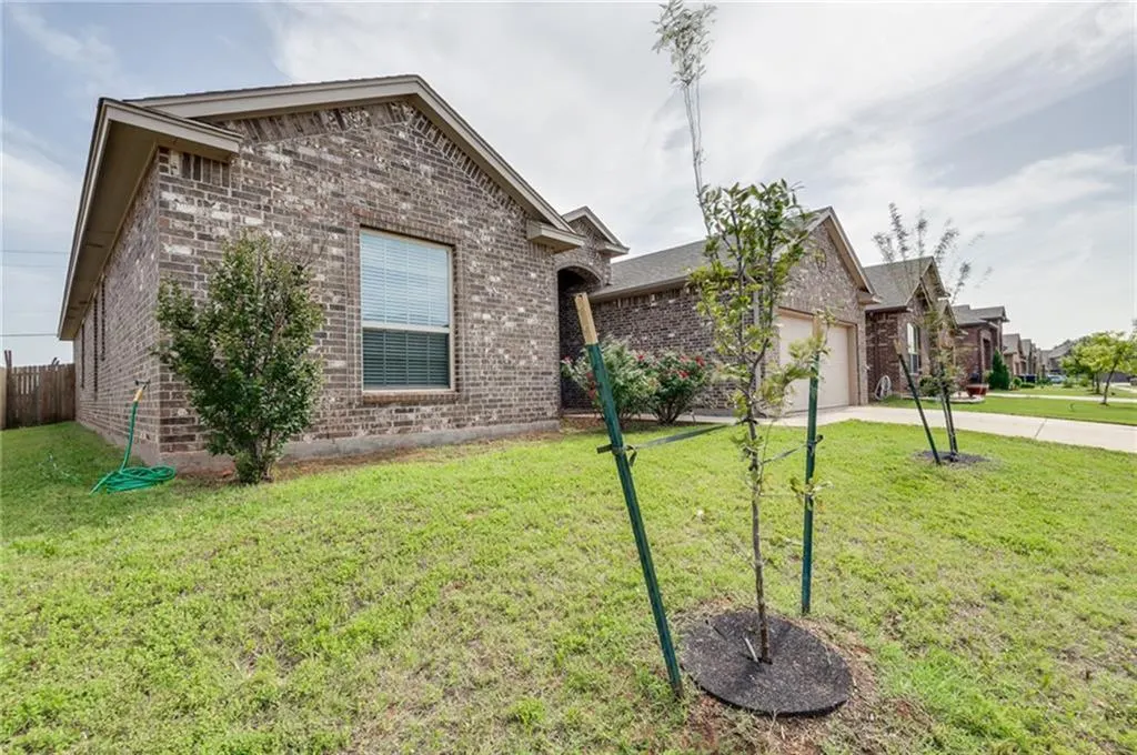 Photo 3 — 11236 SW 36th Street, Yukon, OK 73099
