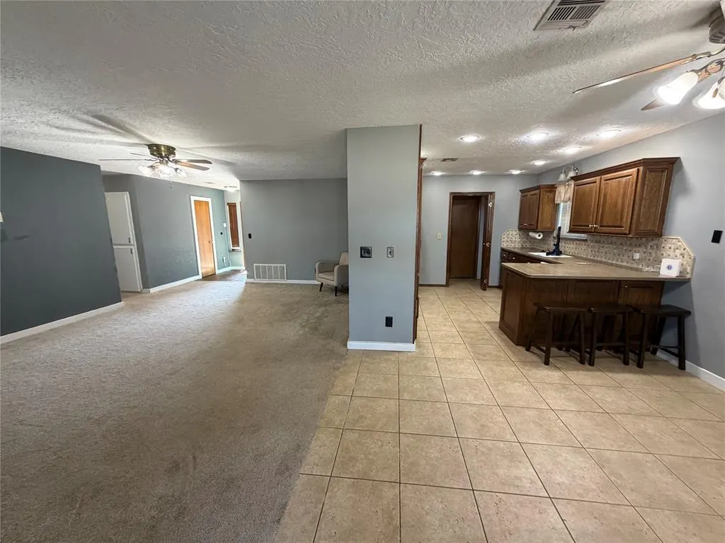 Photo 6 — 33 Peterson Drive, Clinton, OK 73601