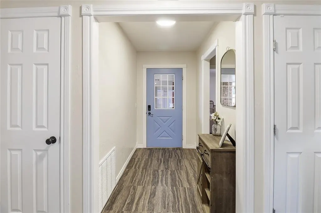 Photo 11 — 215 W Hillcrest Lane, Hobart, OK 73651
