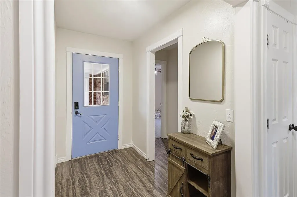 Photo 12 — 215 W Hillcrest Lane, Hobart, OK 73651