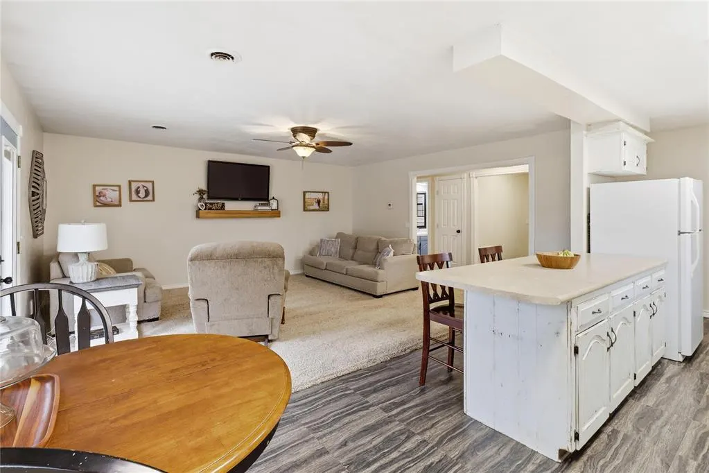 Photo 18 — 215 W Hillcrest Lane, Hobart, OK 73651