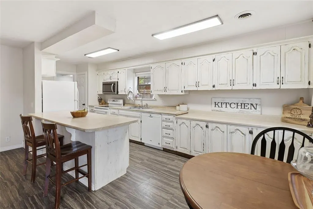 Photo 20 — 215 W Hillcrest Lane, Hobart, OK 73651