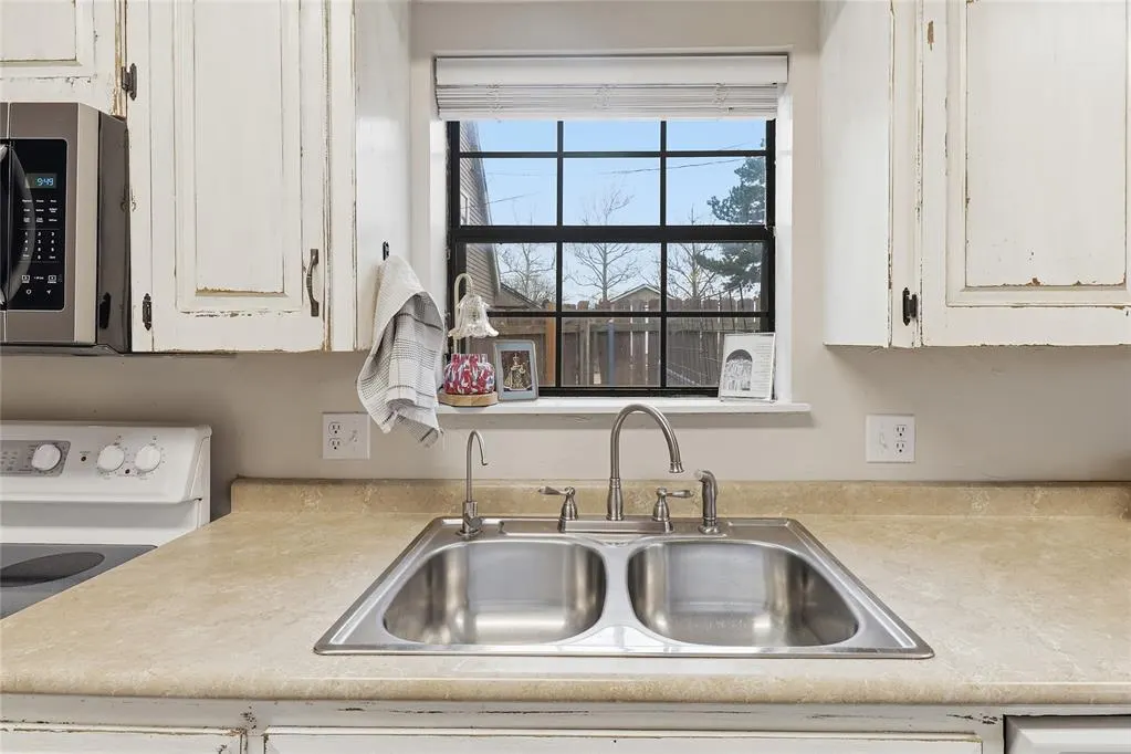 Photo 22 — 215 W Hillcrest Lane, Hobart, OK 73651
