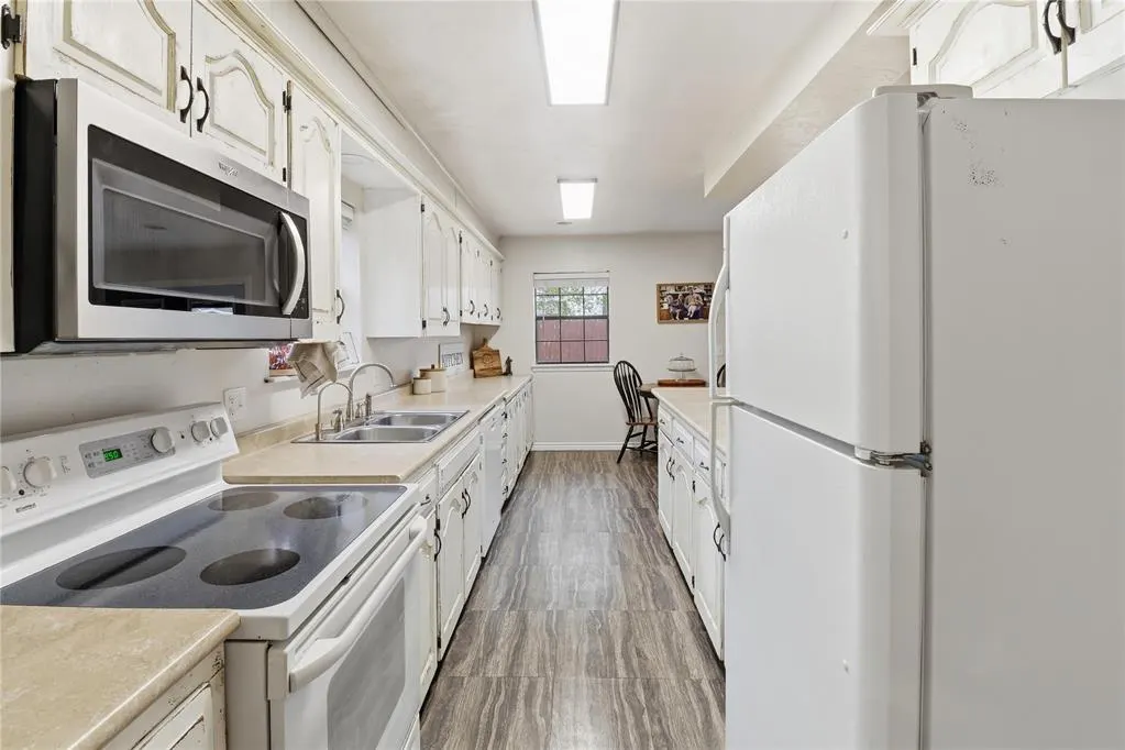 Photo 23 — 215 W Hillcrest Lane, Hobart, OK 73651