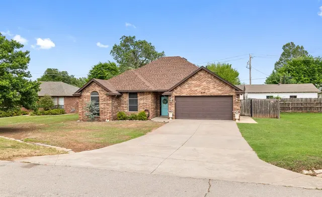 Photo 2 — 508 N Van Buren Avenue, Blanchard, OK 73010