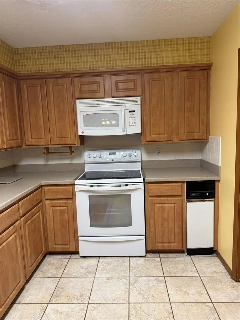 Photo 5 — 2013 N Mockingbird Lane, Altus, OK 73521