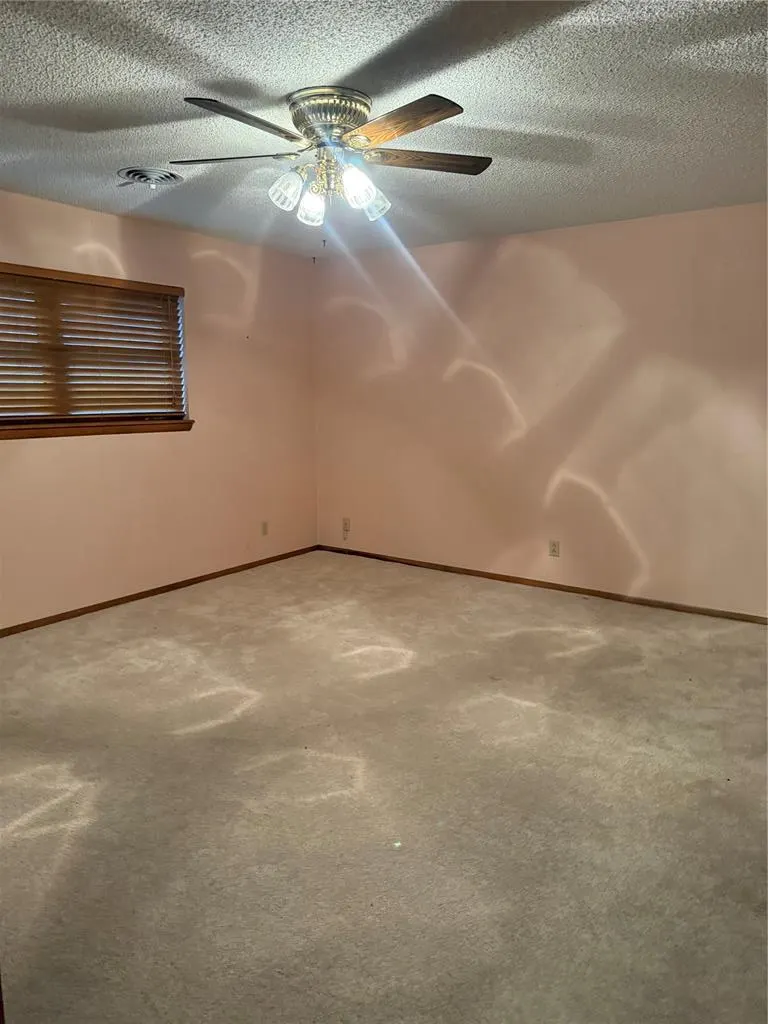 Photo 15 — 2013 N Mockingbird Lane, Altus, OK 73521