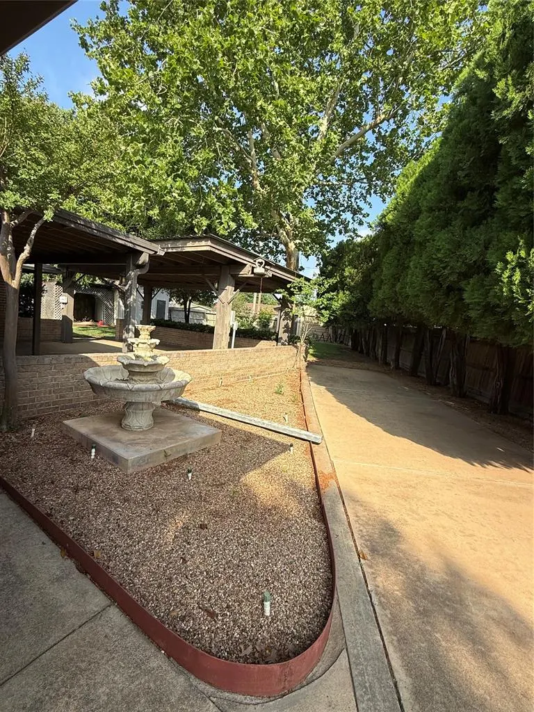 Photo 24 — 2013 N Mockingbird Lane, Altus, OK 73521
