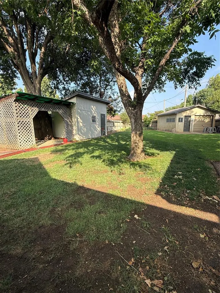 Photo 25 — 2013 N Mockingbird Lane, Altus, OK 73521