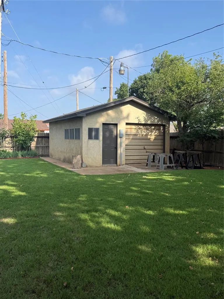 Photo 29 — 2013 N Mockingbird Lane, Altus, OK 73521