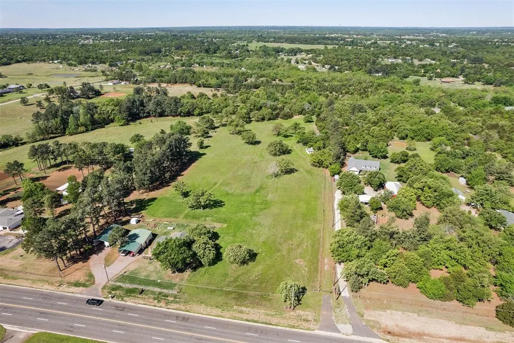 Photo 3 — 1201 S Harrah Road, Harrah, OK 73045