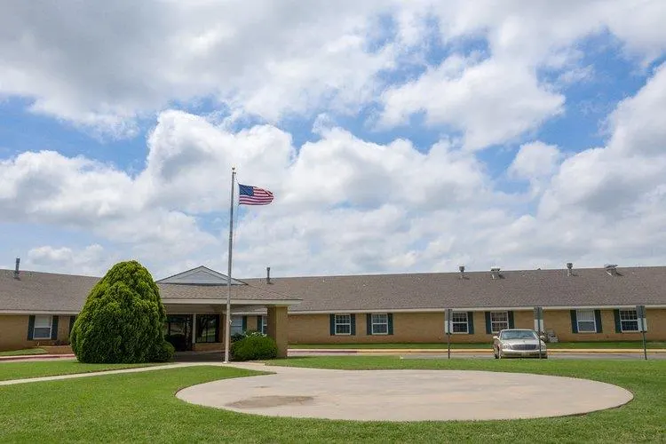 Front exterior — 3200 Hayes, Clinton, OK 73601