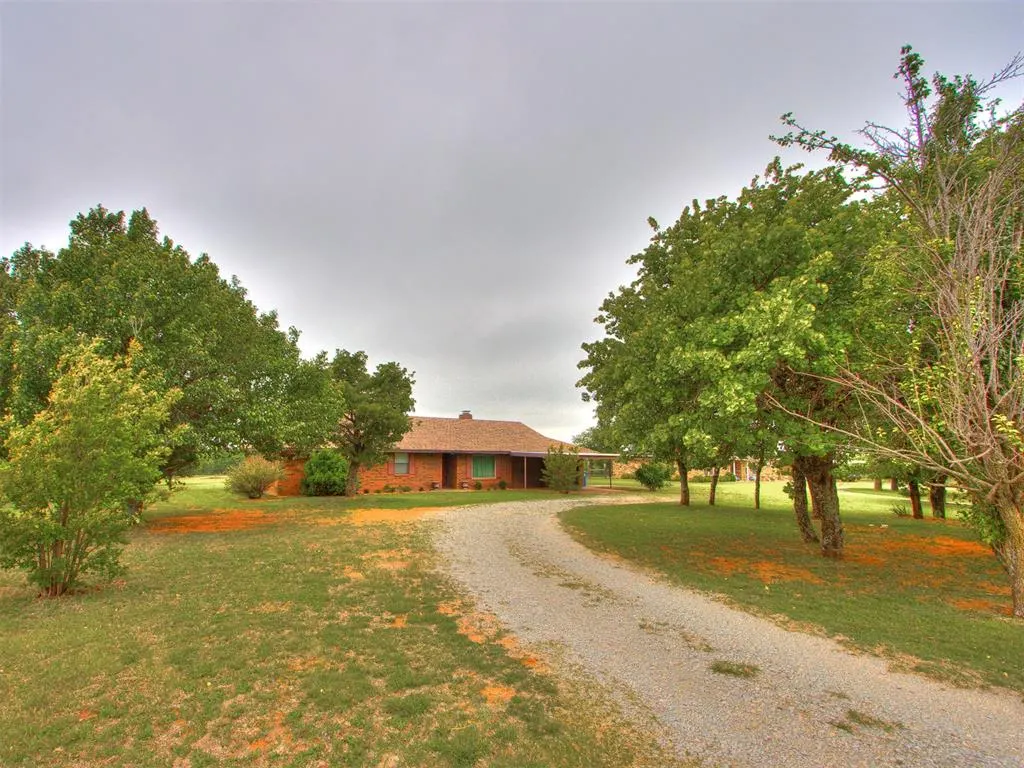 Photo 10 — 954 S Sara Road, Tuttle, OK 73010