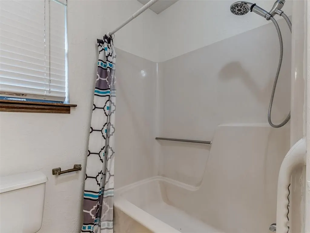 Photo 43 — 954 S Sara Road, Tuttle, OK 73010