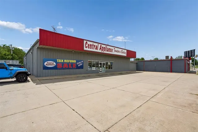 Photo 6 — 102 E Central Boulevard, Anadarko, OK 73005