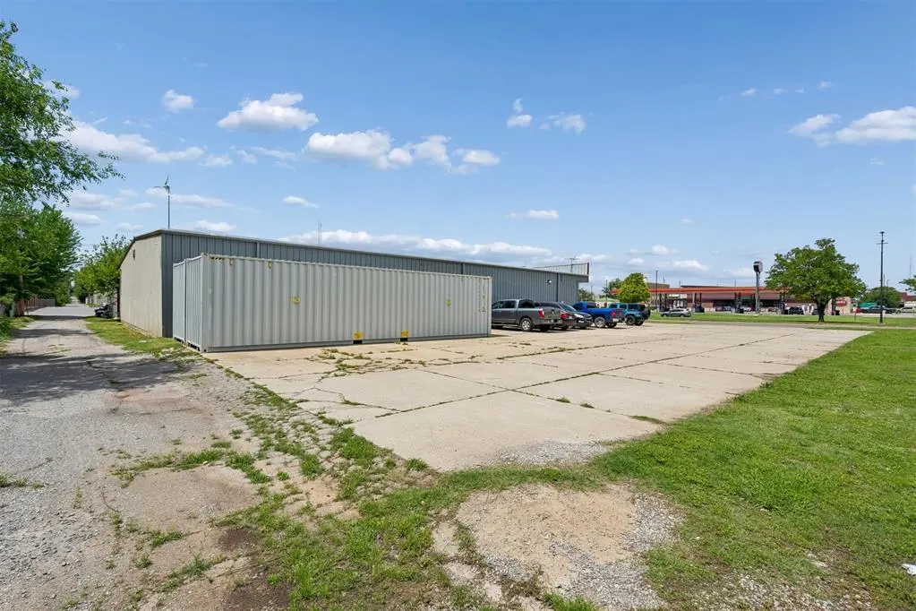 Photo 44 — 102 E Central Boulevard, Anadarko, OK 73005