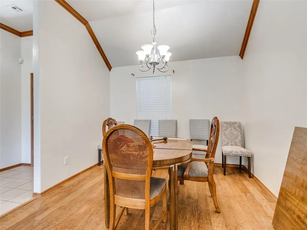 Photo 8 — 10320 Queensbury Drive, Yukon, OK 73099