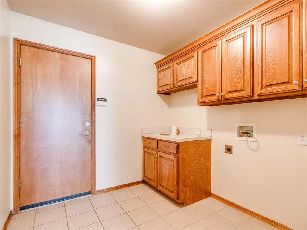Photo 21 — 10320 Queensbury Drive, Yukon, OK 73099