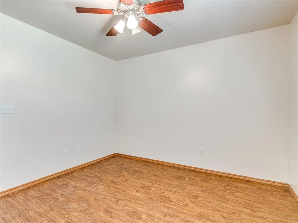 Photo 30 — 10320 Queensbury Drive, Yukon, OK 73099