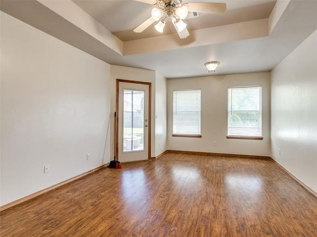 Photo 34 — 10320 Queensbury Drive, Yukon, OK 73099
