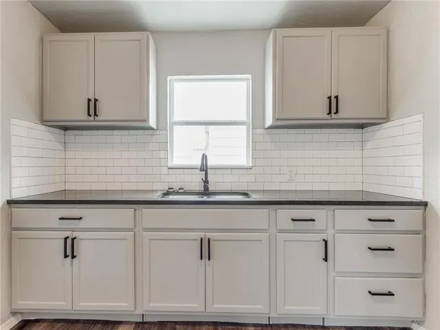 Photo 4 — 1716 SW 18th Street, Oklahoma City, OK 73108
