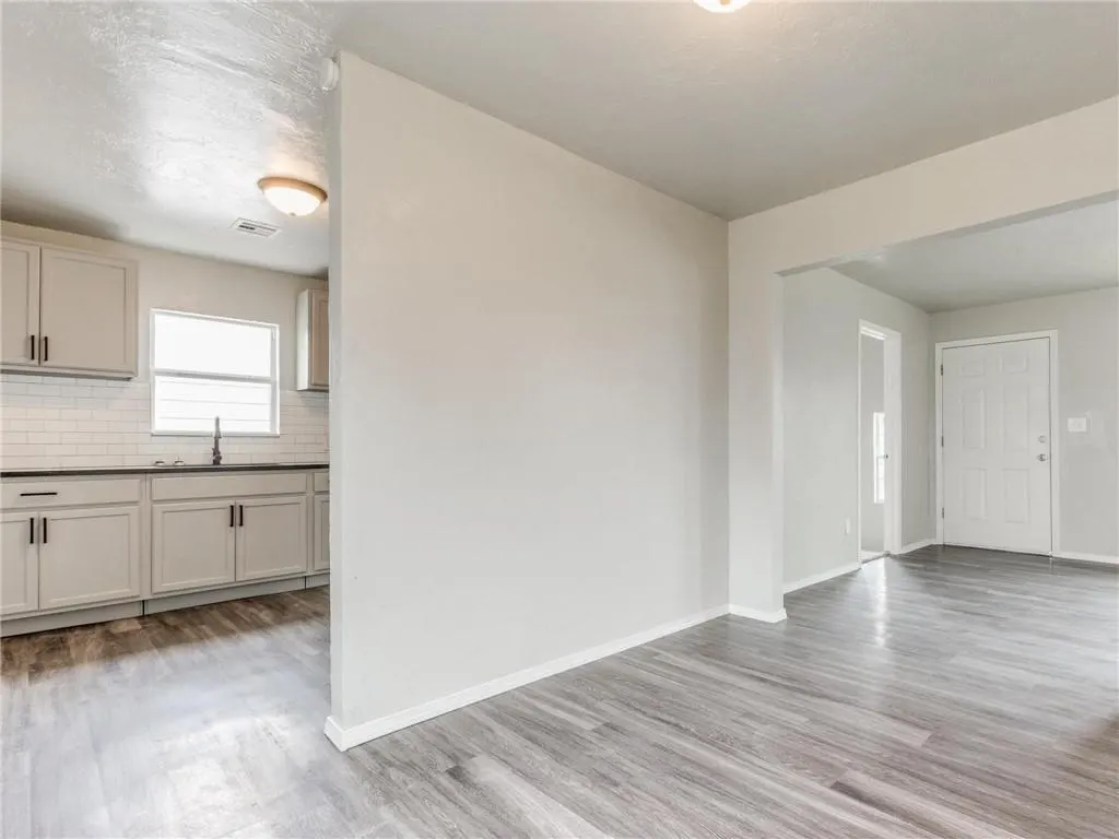 Photo 13 — 1716 SW 18th Street, Oklahoma City, OK 73108