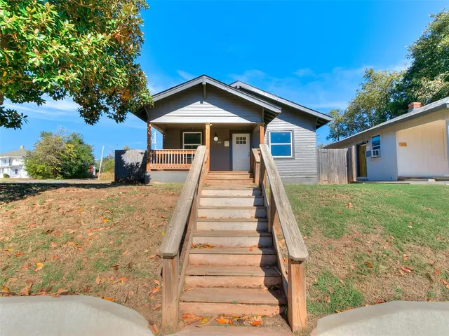 Photo 5 — 1215 NW 8th Street, Oklahoma City, OK 73106