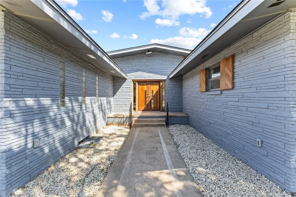 Photo 3 — 1220 N Kansas Street, Weatherford, OK 73096