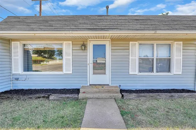 Photo 2 — 1106 N Indiana Street, Weatherford, OK 73096