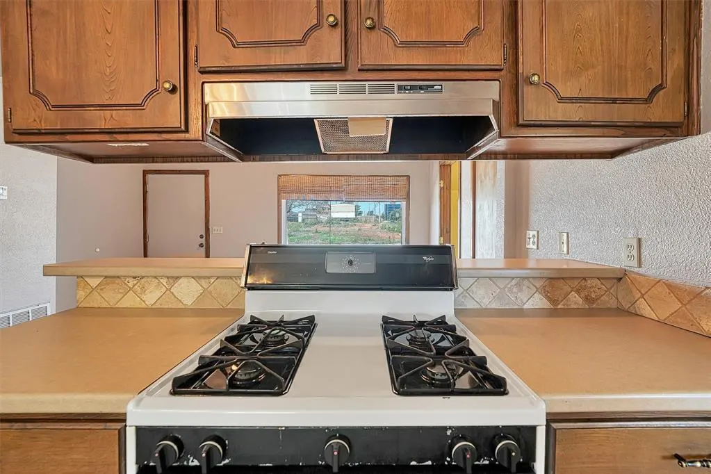 Photo 7 — 1106 N Indiana Street, Weatherford, OK 73096