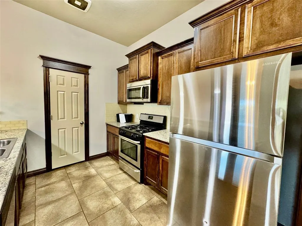 Photo 8 — 18208 Manera Way, Edmond, OK 73012