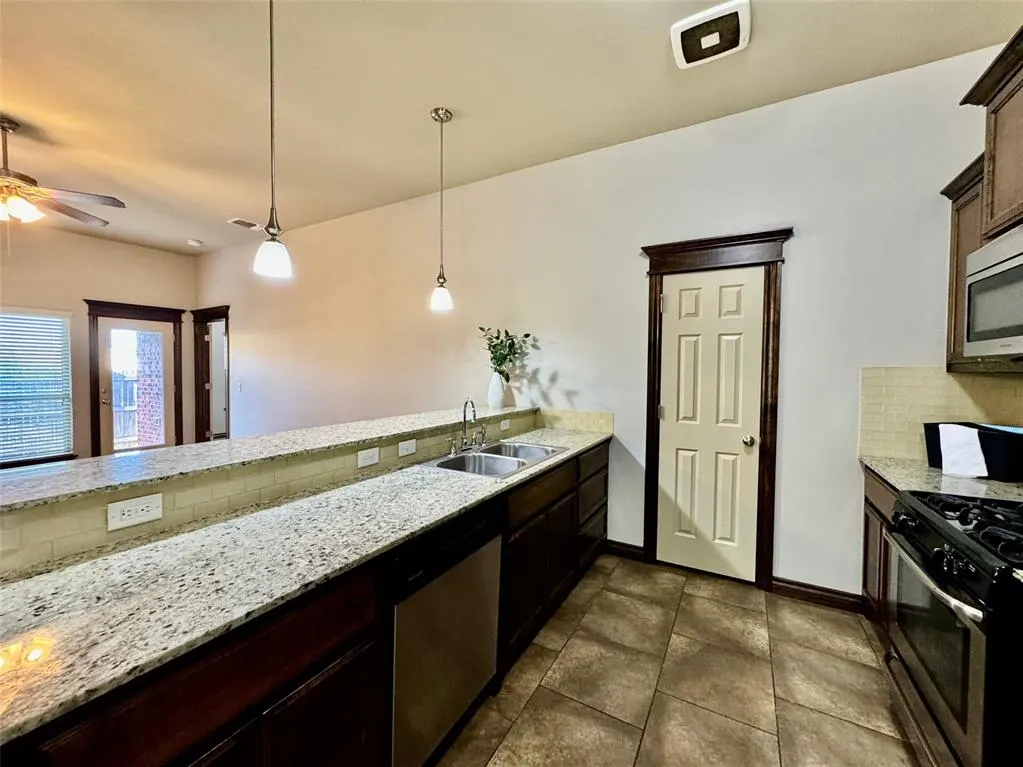 Photo 9 — 18208 Manera Way, Edmond, OK 73012
