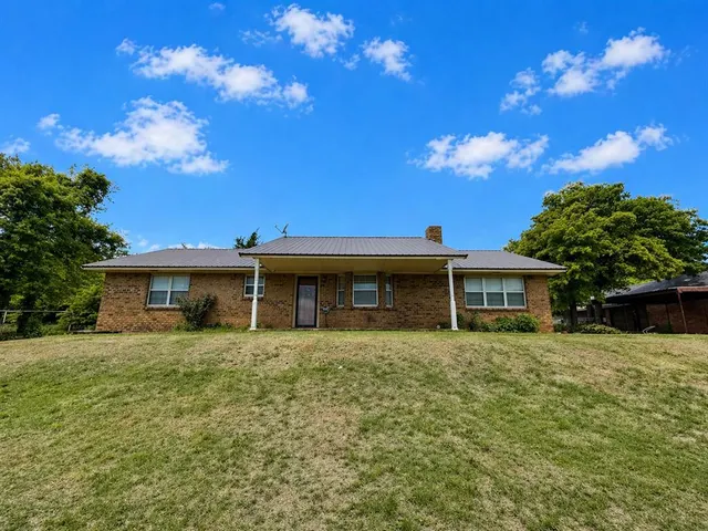 Photo 2 — 35178 County Street 2720, Anadarko, OK 73005