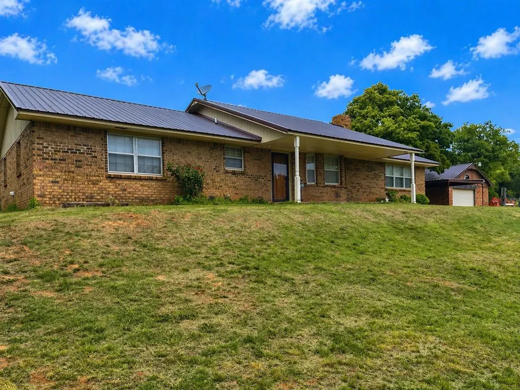 Photo 3 — 35178 County Street 2720, Anadarko, OK 73005