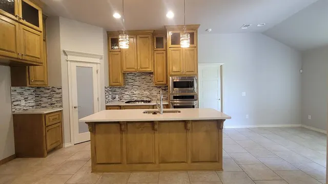 Photo 4 — 8720 SW 66th Place, Oklahoma City, OK 73169