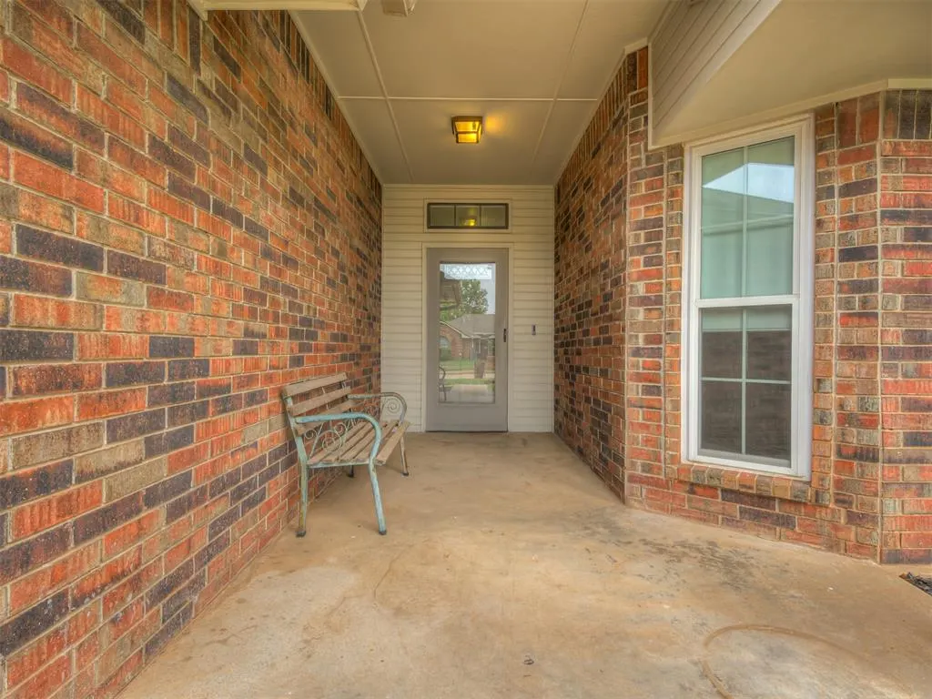 Photo 5 — 1717 Rocky Mountain Way, Edmond, OK 73003