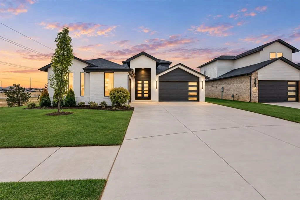 Front exterior — 7100 NW 154th Street, Edmond, OK 73013