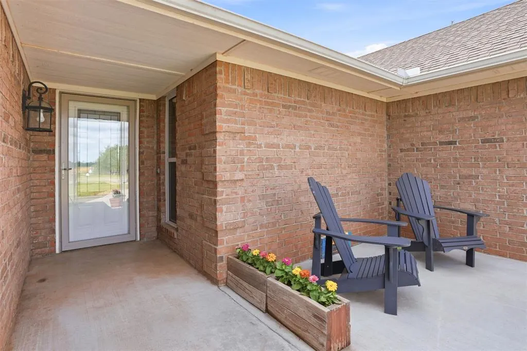 Photo 3 — 38 Freedom Circle, Altus, OK 73521
